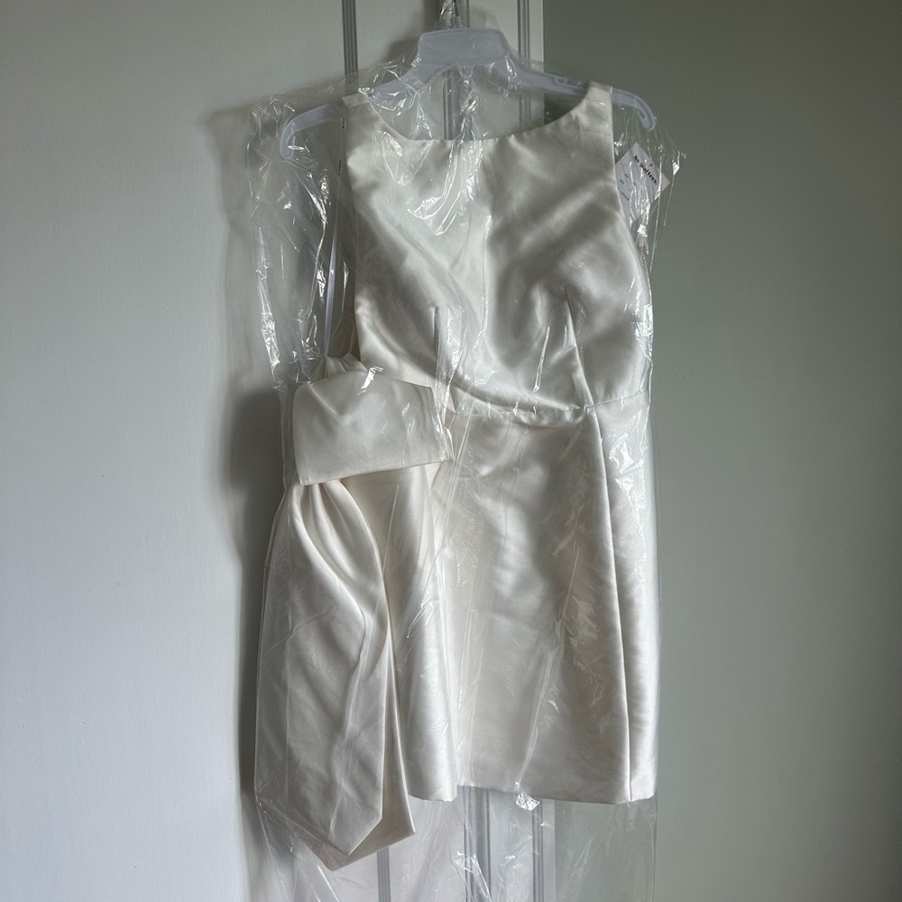 Watters Ivory Short Bridal Dress with Bow Back - Picture 5 of 6